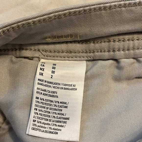 **3/$20** AEO Shorts - Size 00 - Picture 4 of 7